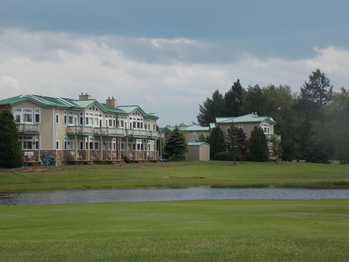 Fairway Suites At The Peak French Creek Exterior foto